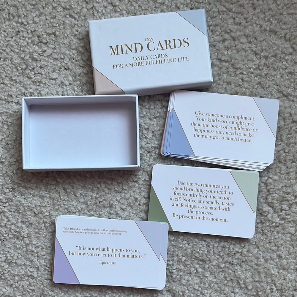 Mind Cards for a More Fulfilling Life - White and Gray